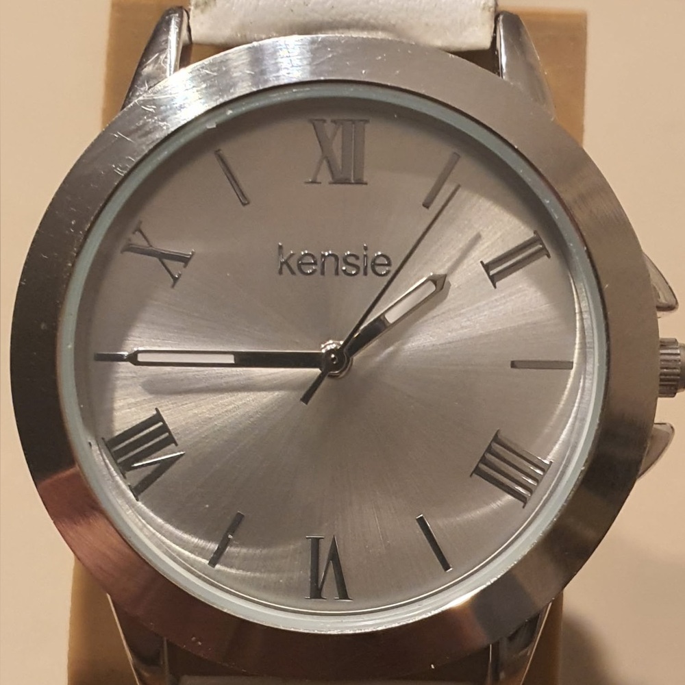 🦋10/$20🦋 Kensie Silver/White Leather Women's Watch
